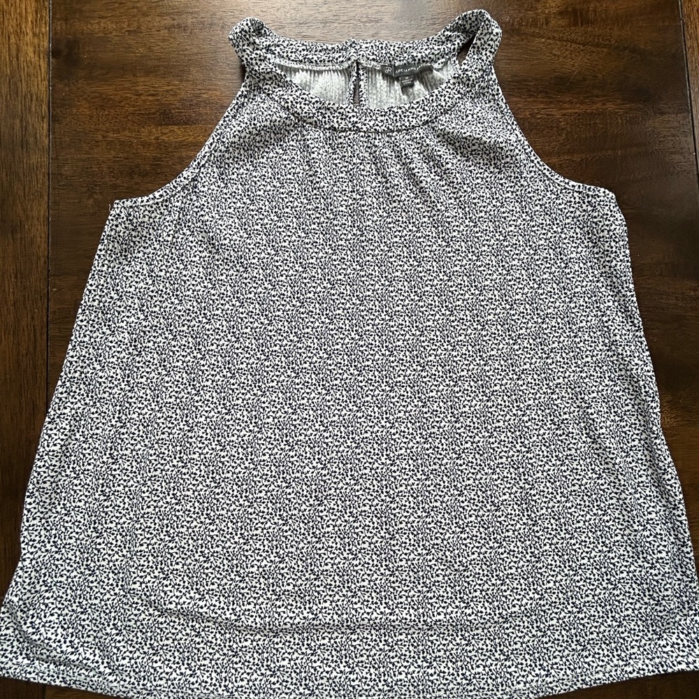 Adrianna Papell Women’s Sleeveless Blouse Medium